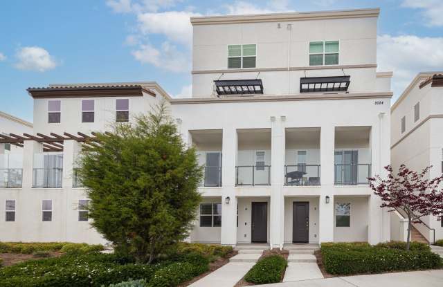 Perfectly located 4-bedroom townhouse in close proximity to Otay Ranch Mall! photos photos