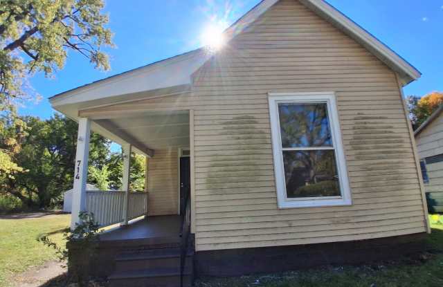 714 Bryan Ave - 714 Bryan Avenue, Danville, IL 61832