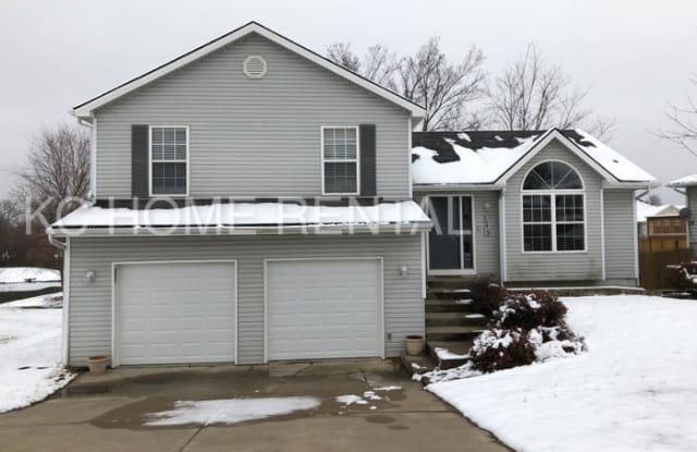 10419 Northwest 86th Street - 10419 NW 86 Ct, Kansas City, MO 64153