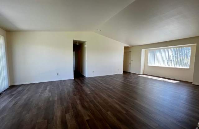 Non-Refundable & Security Deposit Total: $1950.00 Gallery 3