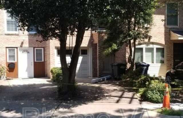 3749 Kanawha St NW Gallery 2
