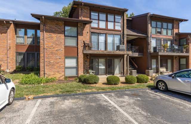 Fully Furnished 2 Bedroom Condo! Gallery 3