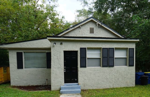 5733 Castellano Ave - 5733 Castellano Avenue, Jacksonville, FL 32208