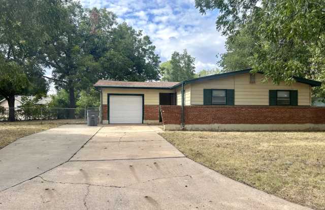 505 Northwest Glendale Drive - 505 Northwest Glendale Drive, Lawton, OK 73507