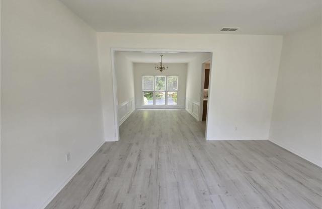 10845 Glenbarr Drive Gallery 3