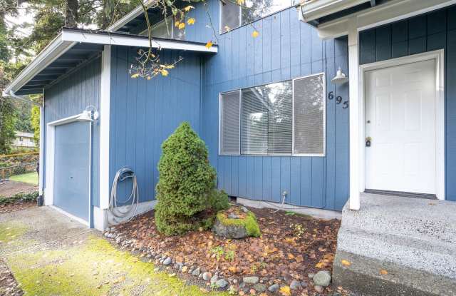 Spacious 3 Bedroom Home in Bremerton! - 6953 Chico Way Northwest, Chico, WA 98312