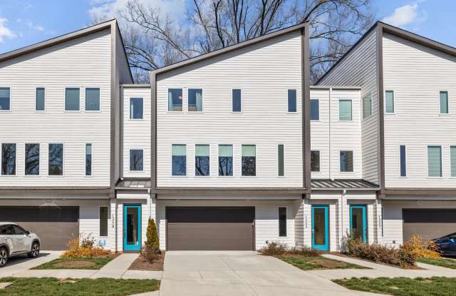 1553 Pinecrest Avenue - 1 photos photos