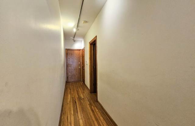 703 W Cornelia Avenue, Gallery 3