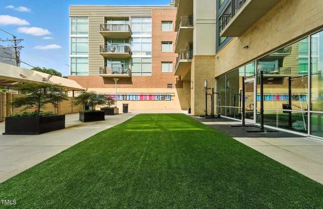 140 W Franklin St Unit 429 - 140 West Franklin Street, Chapel Hill, NC 27516