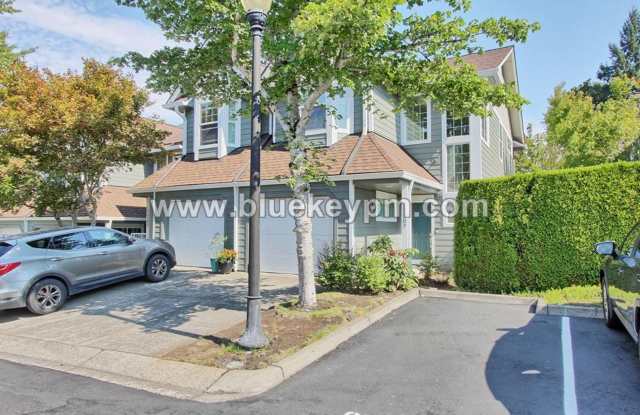 2 Bed, 2.5 Baths Townhome in Beaverton Near Greenway Park Gallery 1