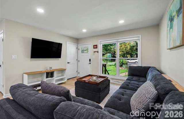 4023 Strangford Avenue Gallery 4