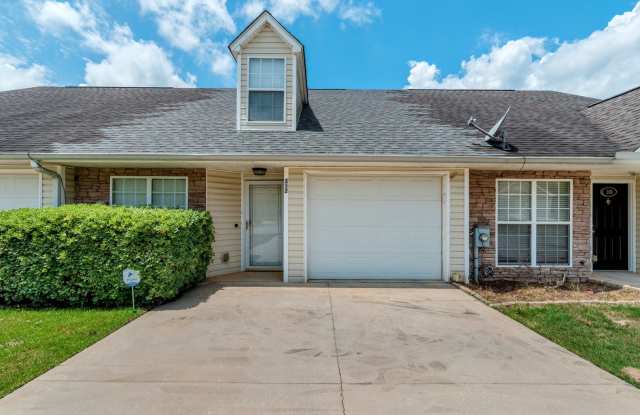 $1750 - Updated 3 bed/3 bath house conveniently located near Doctor's Hospital! photos photos