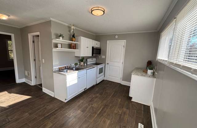 Coming Soon! 3 bedroom 1 bathroom house ! Gallery 4