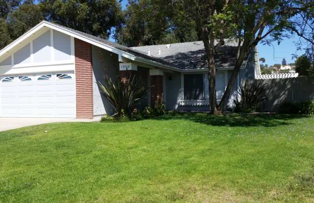 Welcome Home! 4 Bedroom HOUSE available NOW! photos photos