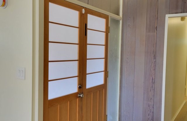 Aiea - Large 3 bedrooms, 2 bath house - Avail 10/12 Gallery 3