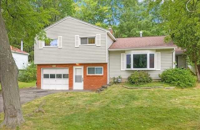 821 Country Club Road Gallery 1
