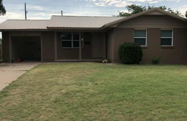 439 NW 53rd St- NOW AVAILABLE! - 439 Northwest 53rd Street, Lawton, OK 73505