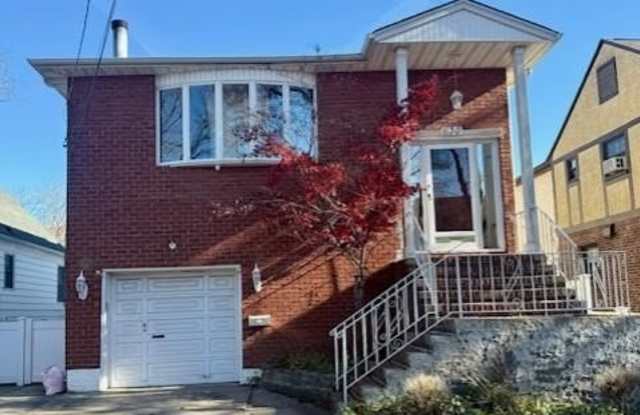 630 Ingraham Lane - 630 Ingraham Lane, New Hyde Park, NY 11040 630 Ingraham Lane - 630 Ingraham Lane, New Hyde Park, NY 11040