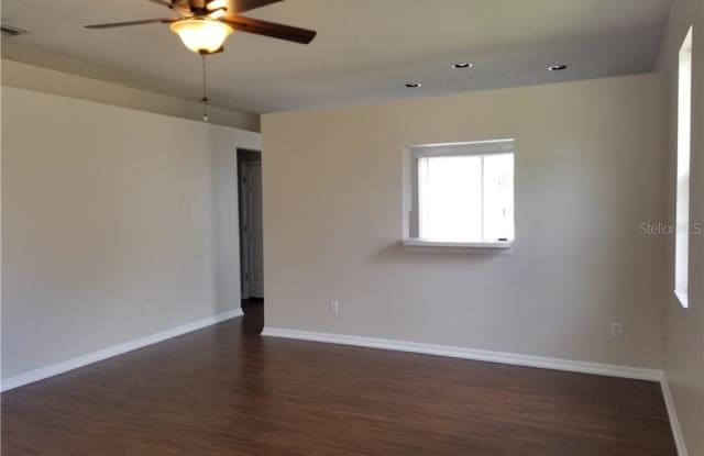 4919 WHISTLING PINES COURT Gallery 2