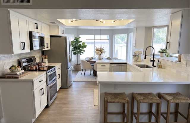8013 W Corrine Dr Gallery 2