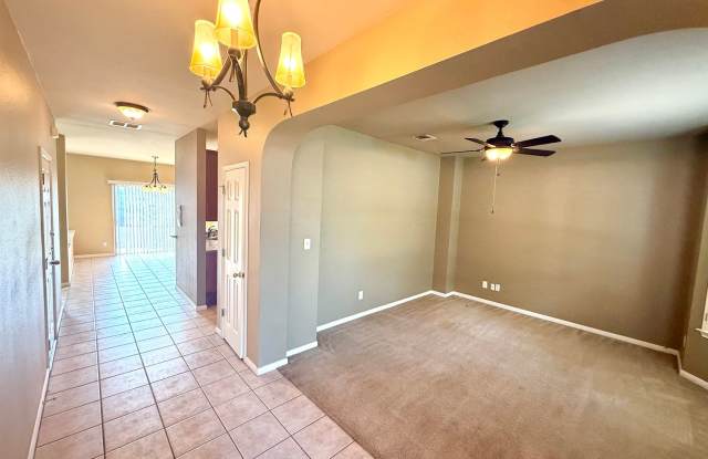 *MOVE IN SPECIAL* Gorgeous Four Bedroom home w/ Community POOL!! Gallery 3