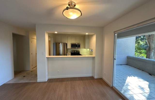 El Escorial Luxury One Bedroom Gallery 3