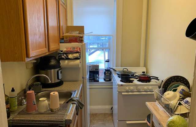 One Bedroom Comm @ Warren Brighton/Allston Gallery 4