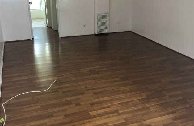 1635 N Hobart Blvd Apt 8 - 1635 N Hobart Blvd, Los Angeles, CA 90027