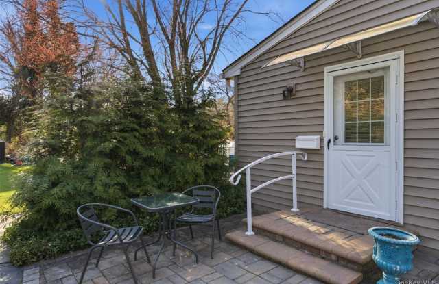 120 Greenlawn Road photos photos