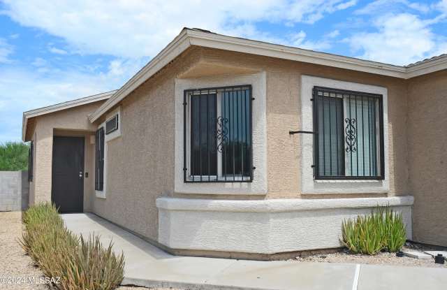 2851 E Paseo La Tierra Buena Gallery 3