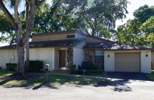 8197 Royal Palm Ct photos photos