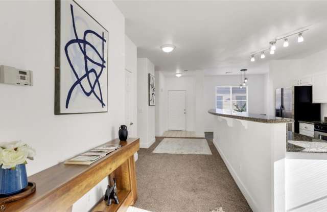 721 PEACHY CANYON Circle Gallery 2