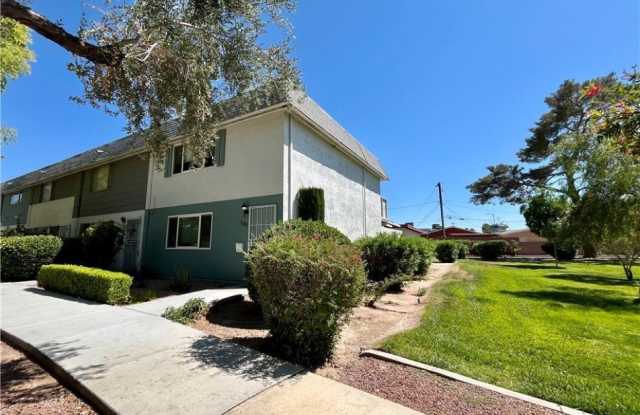 109 Greenbriar Townhouse Way photos photos