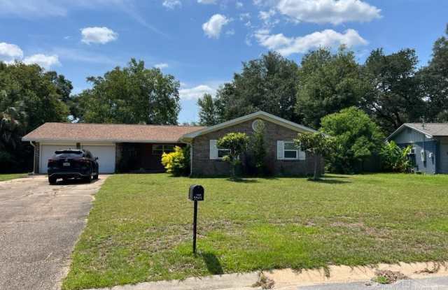 5574 Vega Dr - 5574 Vega Drive, Milton, FL 32570