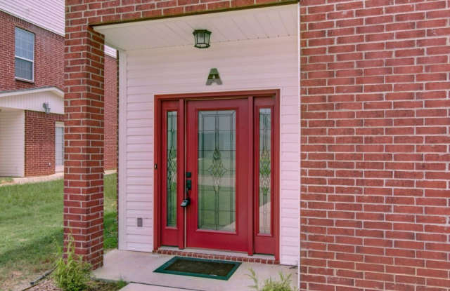 4 Bedroom PG Townhome for Rent! Gallery 3