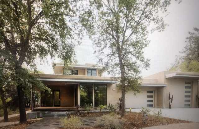 540 B South Cloverdale Boulevard Craftsman House - 540 South Cloverdale Boulevard, Cloverdale, CA 95425