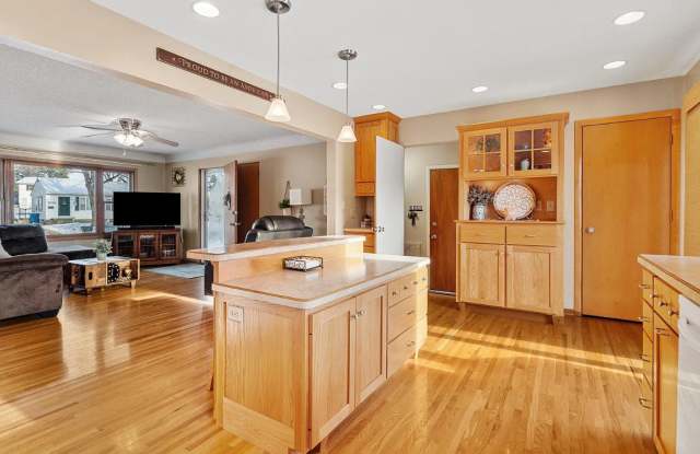 3029 Saratoga Drive Gallery 3