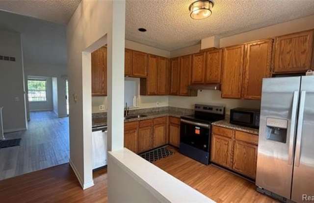 41546 Cornell Drive Gallery 2