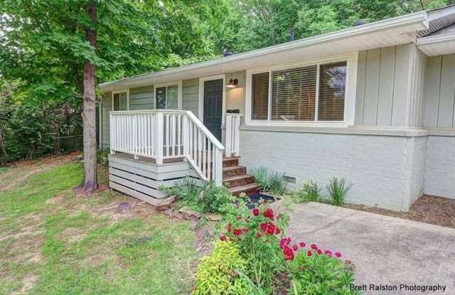 Available August 1st!  3-Bedroom, 1-Bathroom Home, Near Downtown Fayetteville photos photos