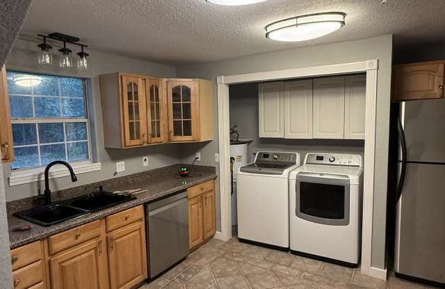 1714 Pleasant Valley Place Gallery 2