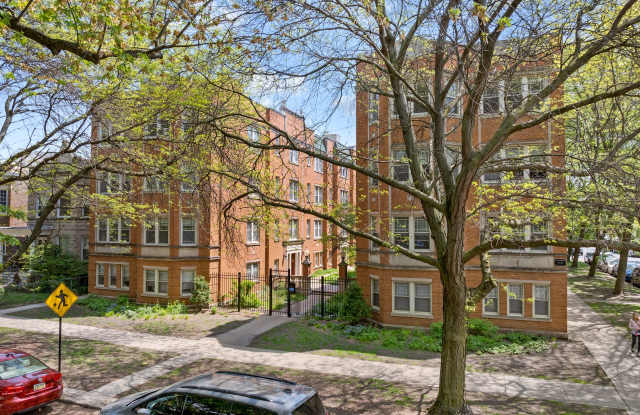 4501-09 N Greenview Gallery 3