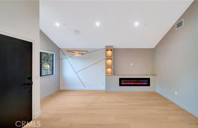 15741 Valerio Street Gallery 2