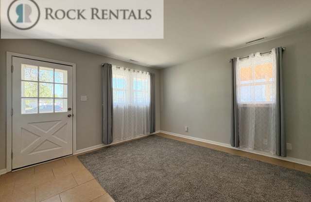 Freshly Remodeled 3 Bed in Quiet Neighborhood Gallery 3