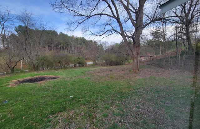 1594 Hospital Dr Gallery 4