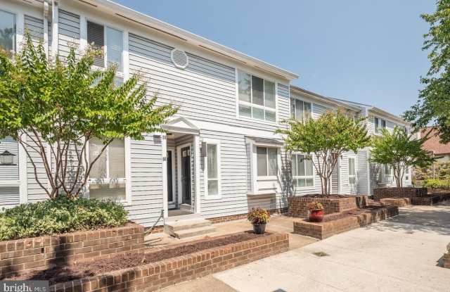 58 HAWTHORNE COURT NE Gallery 2