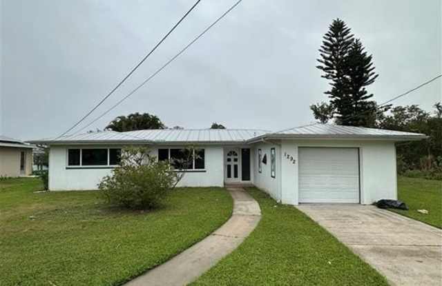 1292 Thompson Street - 1292 Thompson Street, North Fort Myers, FL 33903