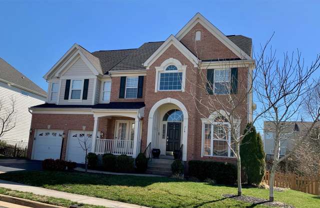 714 Tonquin Place Northeast - 714 Tonquin Place Northeast, Leesburg, VA 20176
