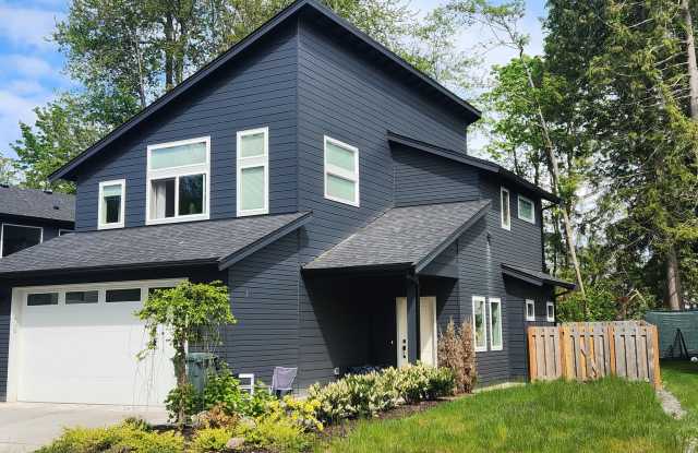 Newer 3 Bed 2 Bath House in Blaine--Close to Shopping and the Border photos photos