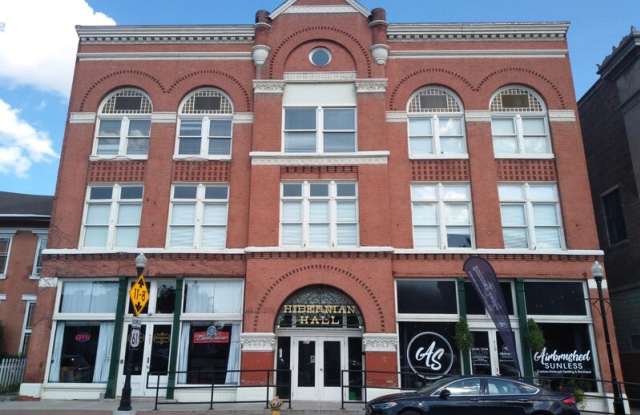 421 Brady St. #1 - 421 North Brady Street, Davenport, IA 52801
