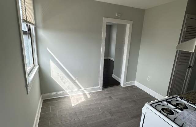 2413-3 Greenmount Ave Gallery 3